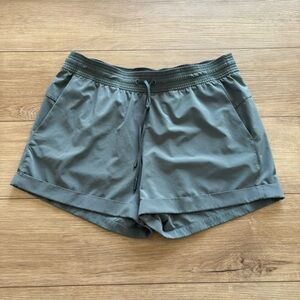 Lululemon Spring‎ Break Away Short 4-way Stretch 3" Juniper. Size 12
